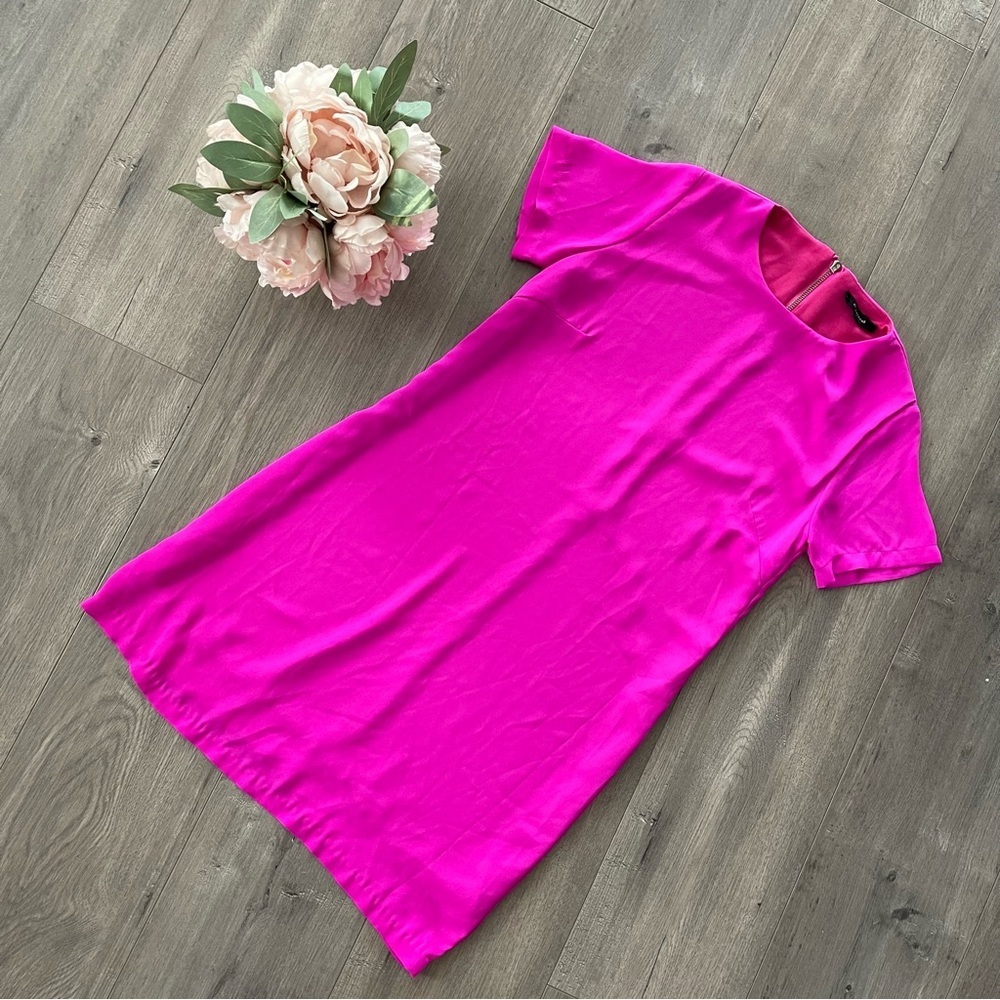 New Olivaceous Magenta Pink‎ Short Sleeve Shift Dress - Picture 2 of 5